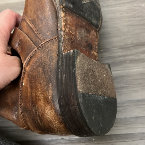 FRYE VERONICA BROWN DISTRESSED ROUND TOE BUCKLE PULL ON SHORT BOOTS 7.5B - Picture 15 of 16